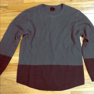 Two tone green pullover sweater
